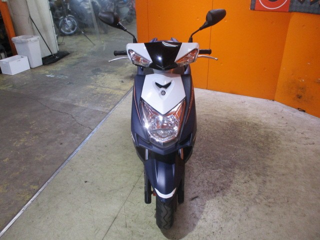 フロントから見てもこの通り状態グッド！！購入時はＬＥＤ取り付け工賃無料！是非ともこの機会に！！